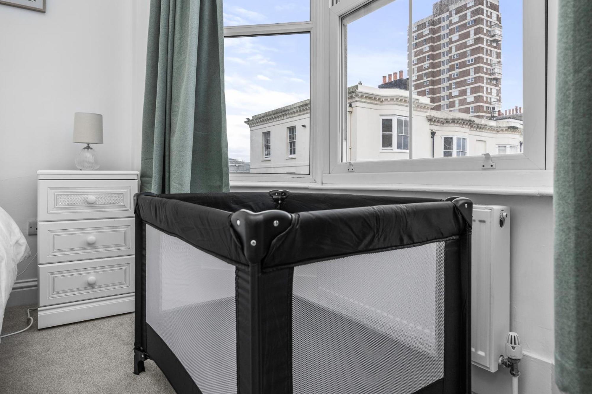 2 Bedroom Flat - With King Sized Beds, Netflix And Sky - Perfect For Contractors, Vacation Guests Or Those Relocating Brighton Exterior photo
